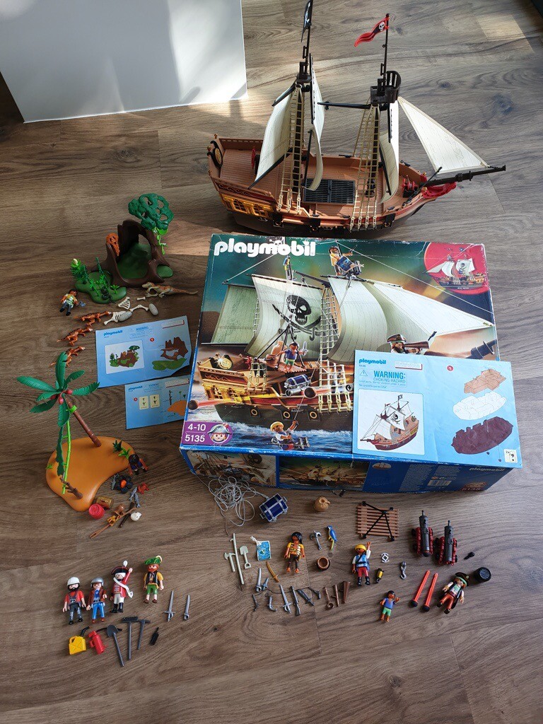 playmobil pirate ship 5135